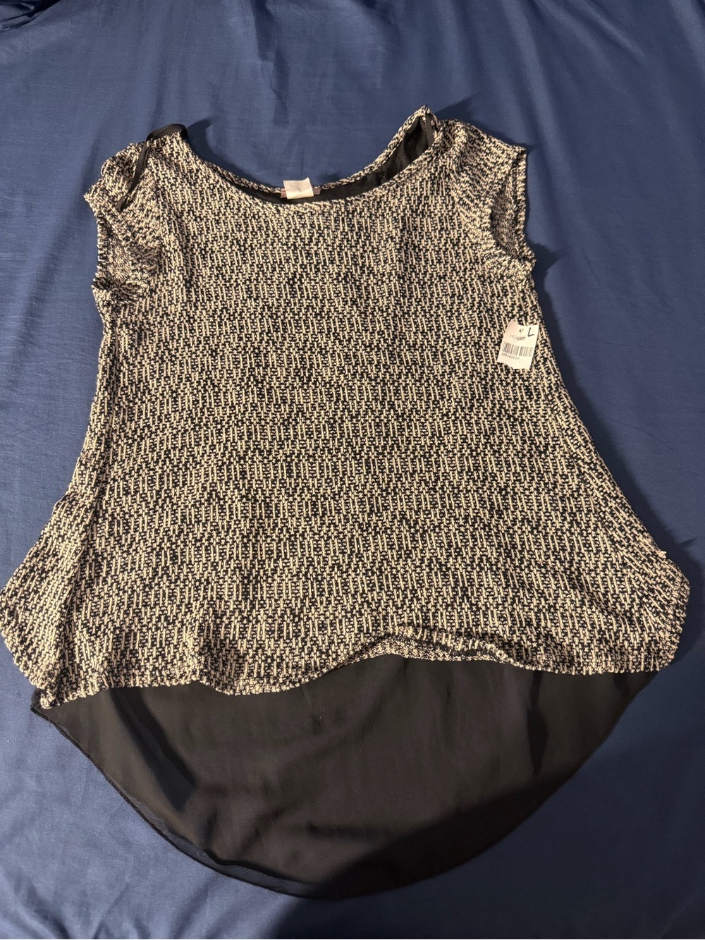 Fashion Magazine Black & Cream Textured High-Low Tunic